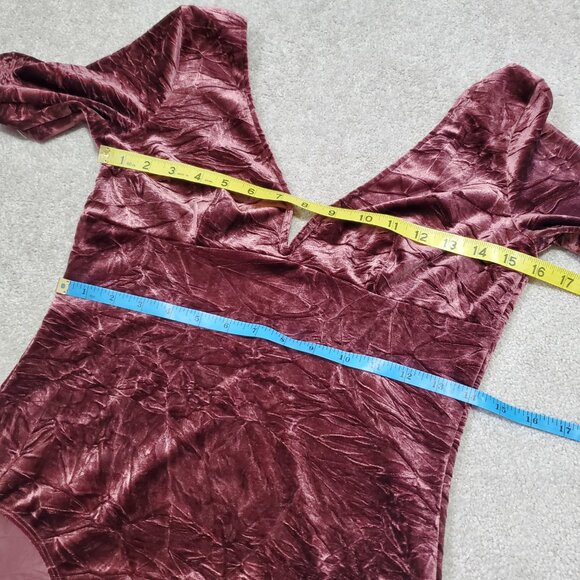 & OTHER STORIES NWT Velvet Jacquard Bodysuit SS Stretch V-Neck Burgundy Womens 6 - Picture 12 of 15